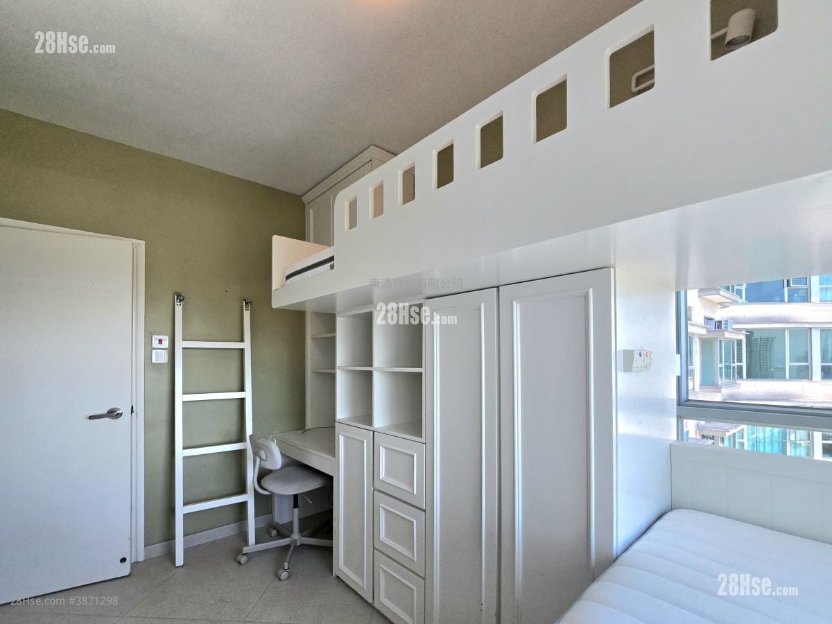 Coastal Skyline Rental 3 Bedrooms , 2 Bathrooms 911 ft²
