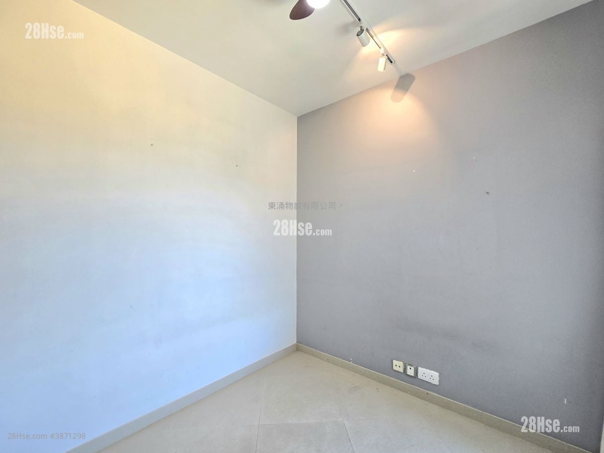 Coastal Skyline Rental 3 Bedrooms , 2 Bathrooms 911 ft²