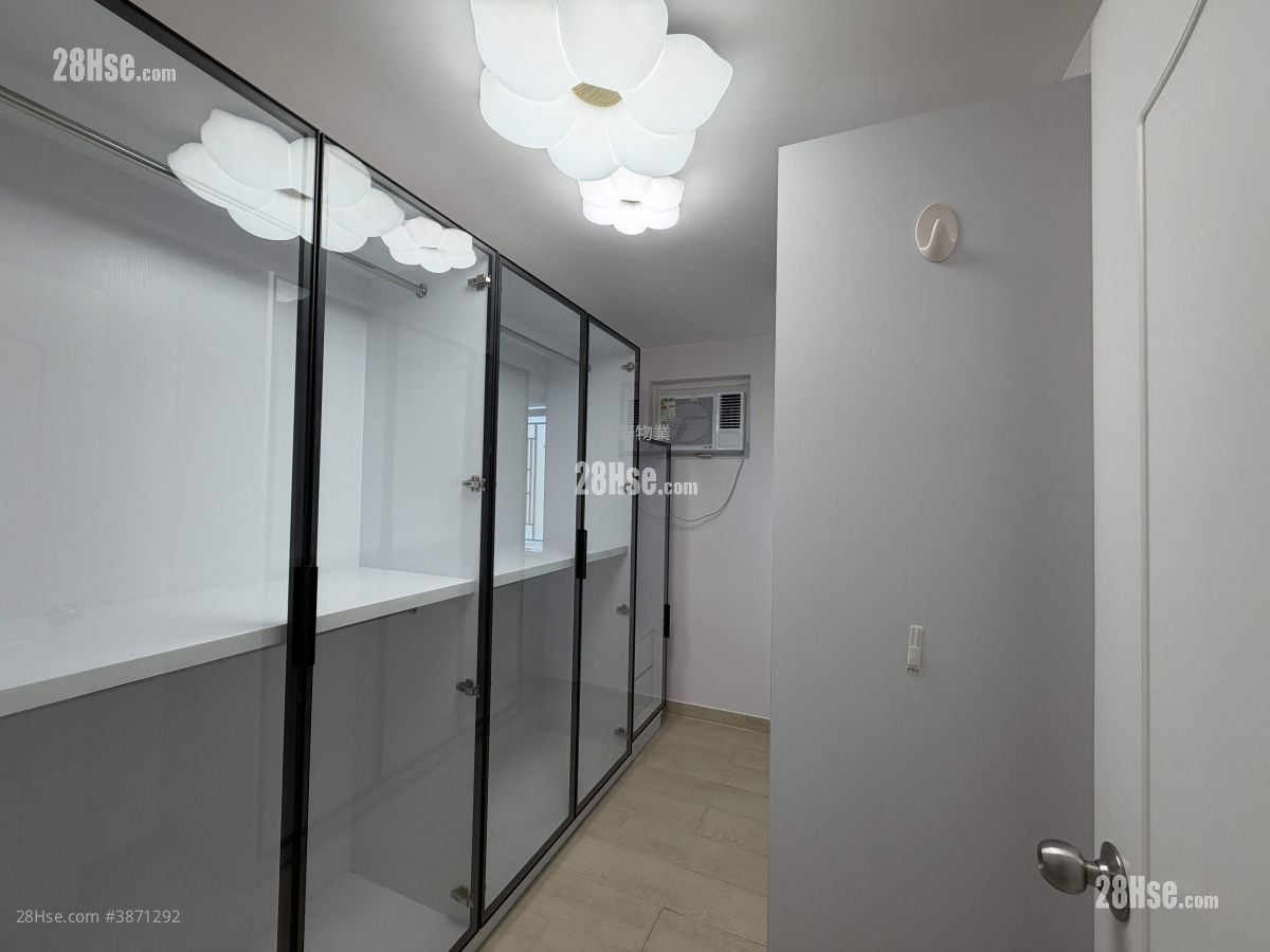 Fairview Park Sell 3 Bedrooms 1,035 ft²