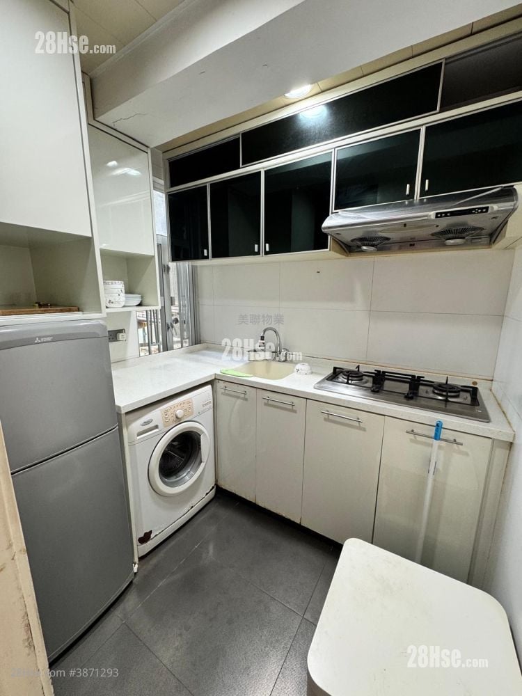 Glamour Garden Rental 2 Bedrooms , 1 Bathroom 386 ft²