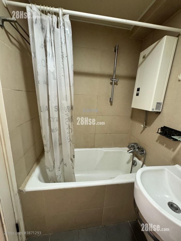 Glamour Garden Rental 2 Bedrooms , 1 Bathroom 386 ft²