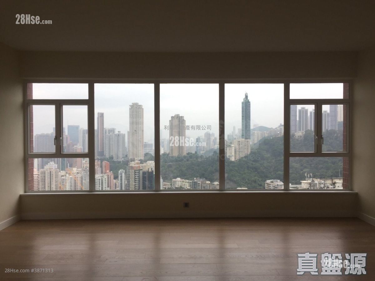 Leon Court Sell 4 Bedrooms , 4 Bathrooms 2,480 ft²