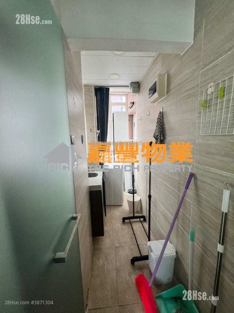 Pan View Court Rental Studio , 1 Bathroom 187 ft²