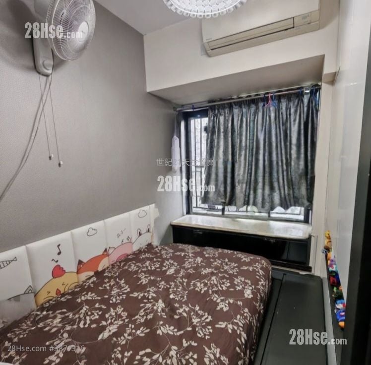 Verdant Villa Sell 825 ft²