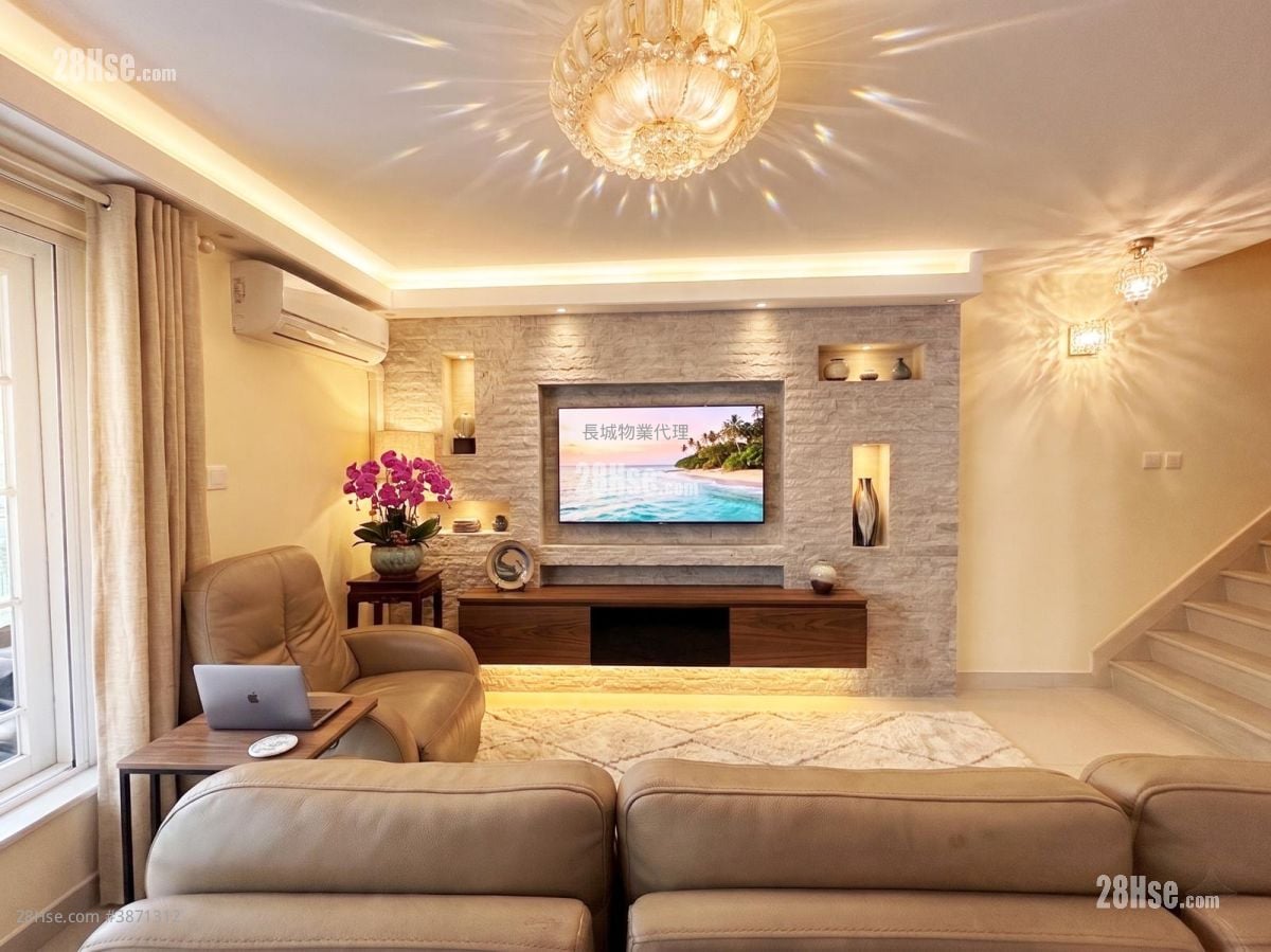 Tai Po Village House Sell 4 Bedrooms , 4 Bathrooms