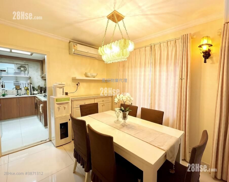Tai Po Village House Sell 4 Bedrooms , 4 Bathrooms