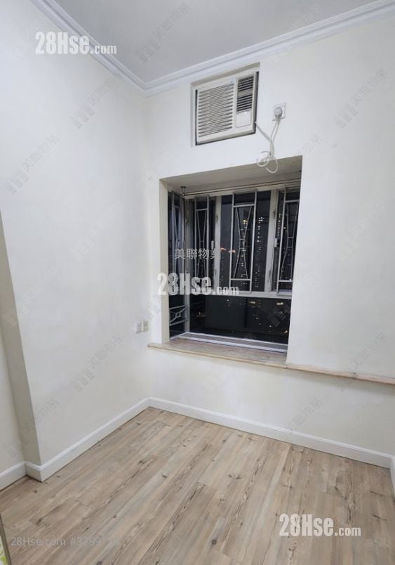 Tsing Yi Garden Sell 2 Bedrooms , 2 Bathrooms 343 ft²