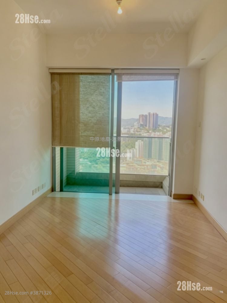 Manhattan Hill Rental 538 ft²