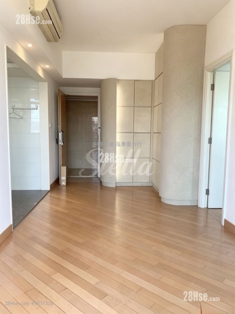 Manhattan Hill Rental 538 ft²