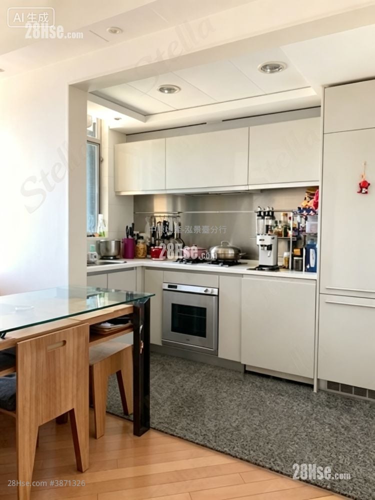 Manhattan Hill Rental 538 ft²