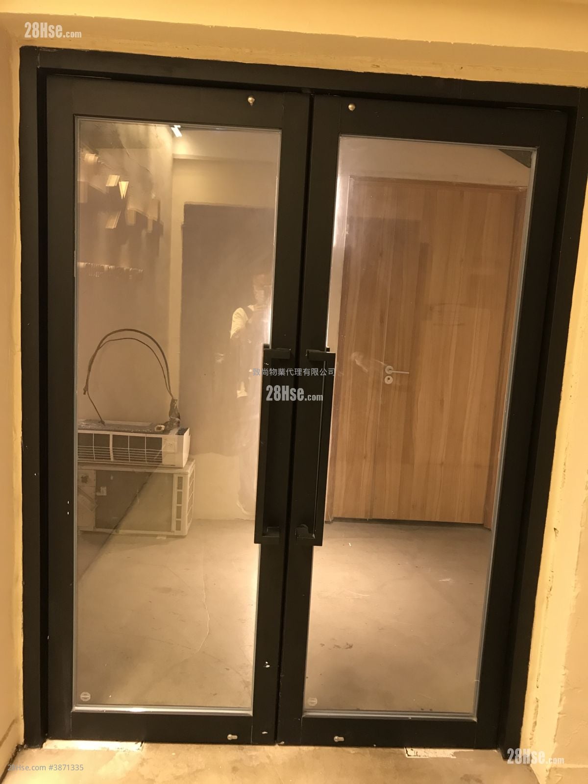 International Industrial Building Rental 1 Toilet 196 ft²