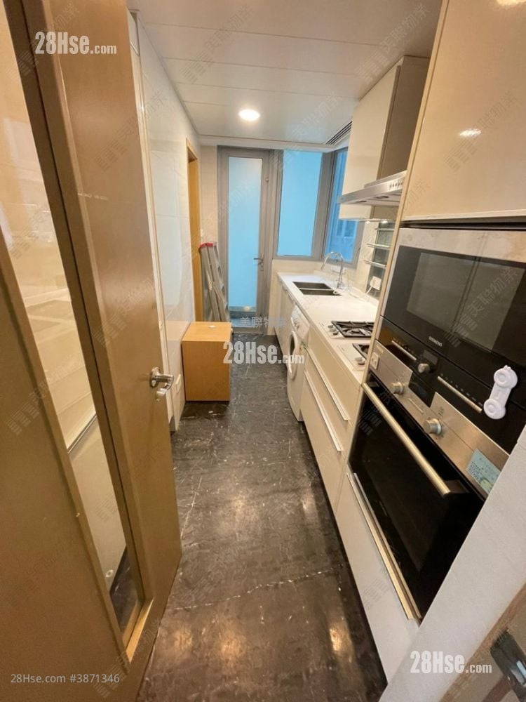 溱岸8号 售盘 3 房 , 2 浴室 1,018 平方尺