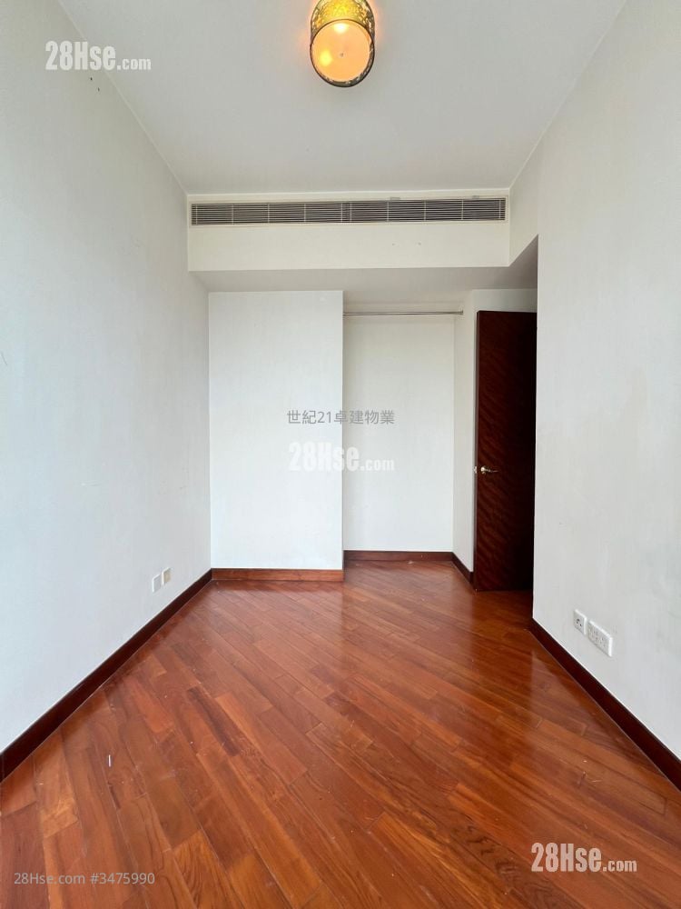 The Coronation Sell 2 Bedrooms , 1 Bathroom 607 ft²
