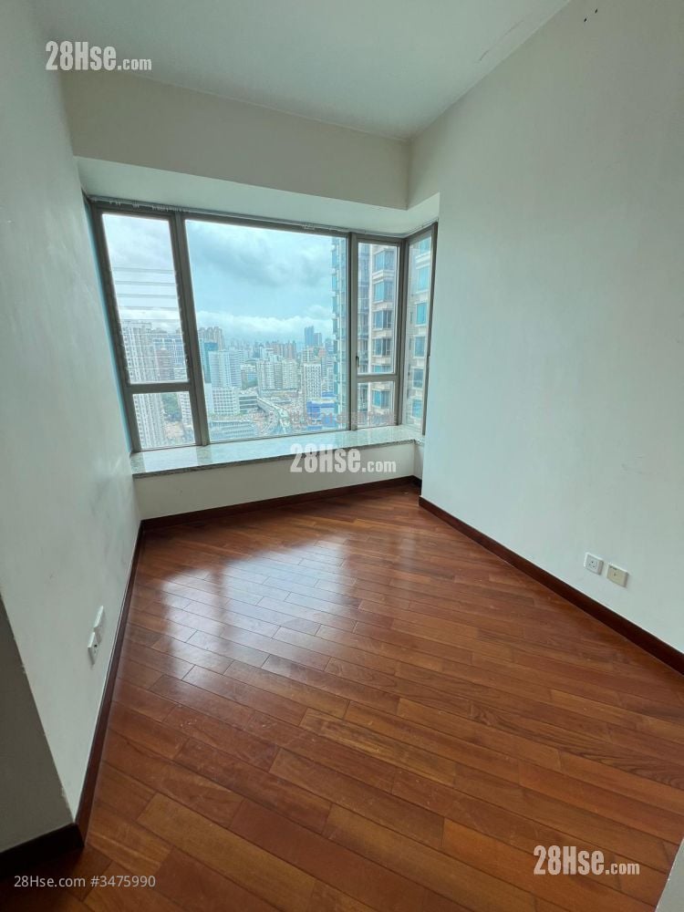 The Coronation Sell 2 Bedrooms , 1 Bathroom 607 ft²