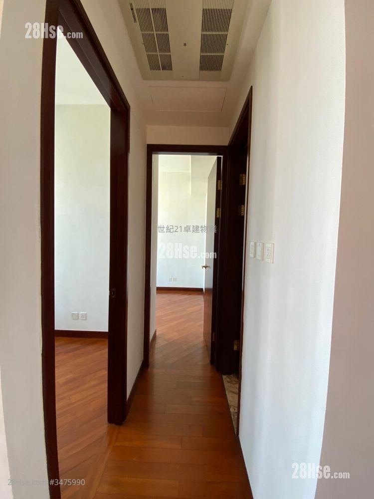The Coronation Sell 2 Bedrooms , 1 Bathroom 607 ft²