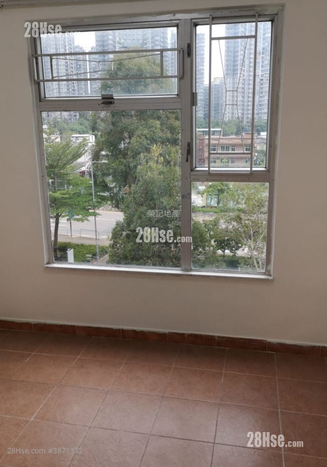 Tai Fook G & S Building Sell 2 Bedrooms , 1 Bathroom 411 ft²