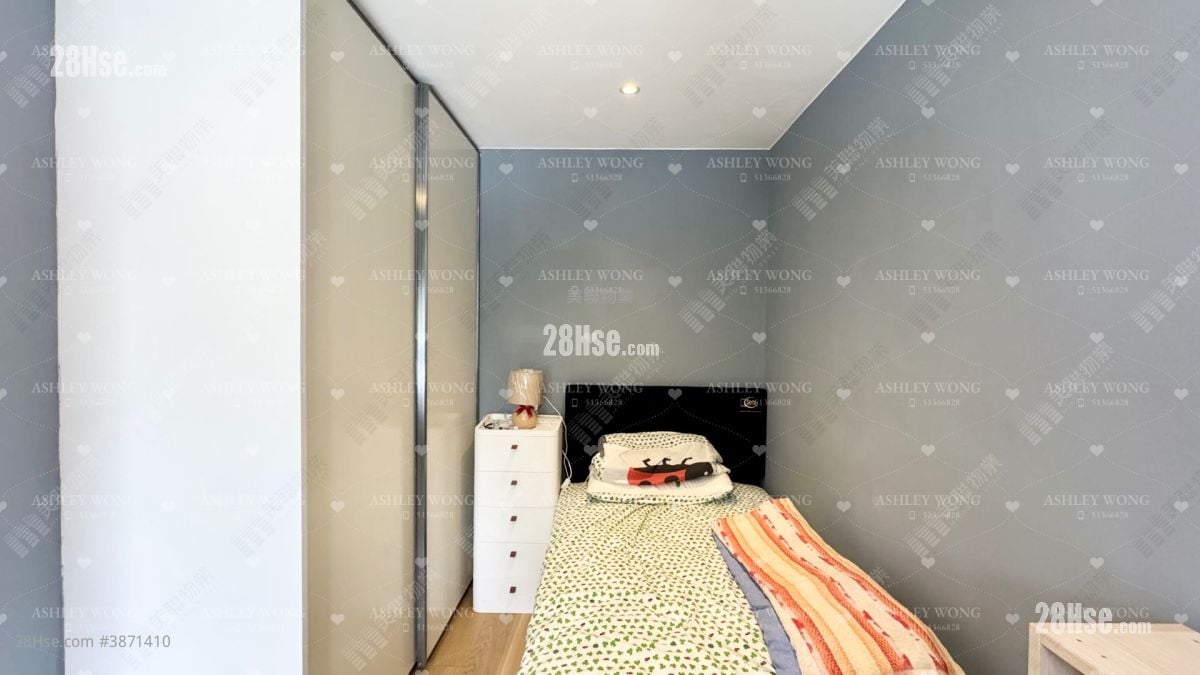 Green Crest Sell 2 Bedrooms , 2 Bathrooms 1,090 ft²