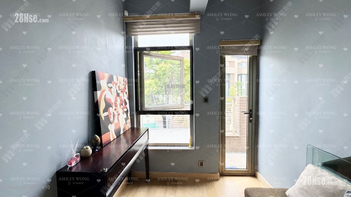 Green Crest Sell 2 Bedrooms , 2 Bathrooms 1,090 ft²