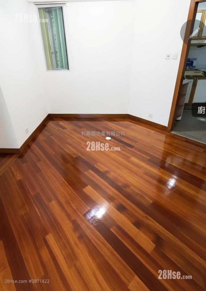 Marbella Sell 2 Bedrooms , 1 Bathroom 487 ft²