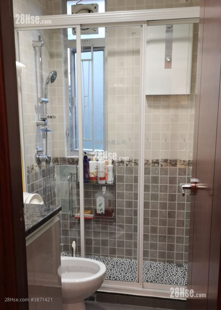 Lee Kee Building Sell 1 Bedroom , 1 Bathroom 312 ft²