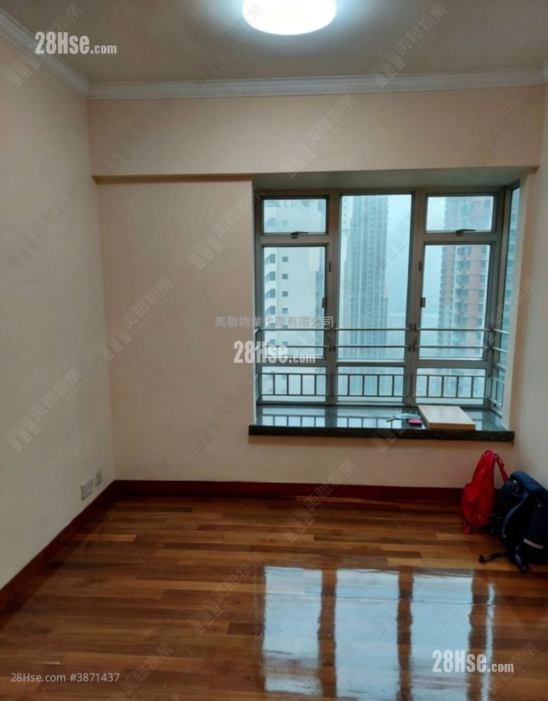 Metro City Sell 3 Bedrooms , 2 Bathrooms 526 ft²