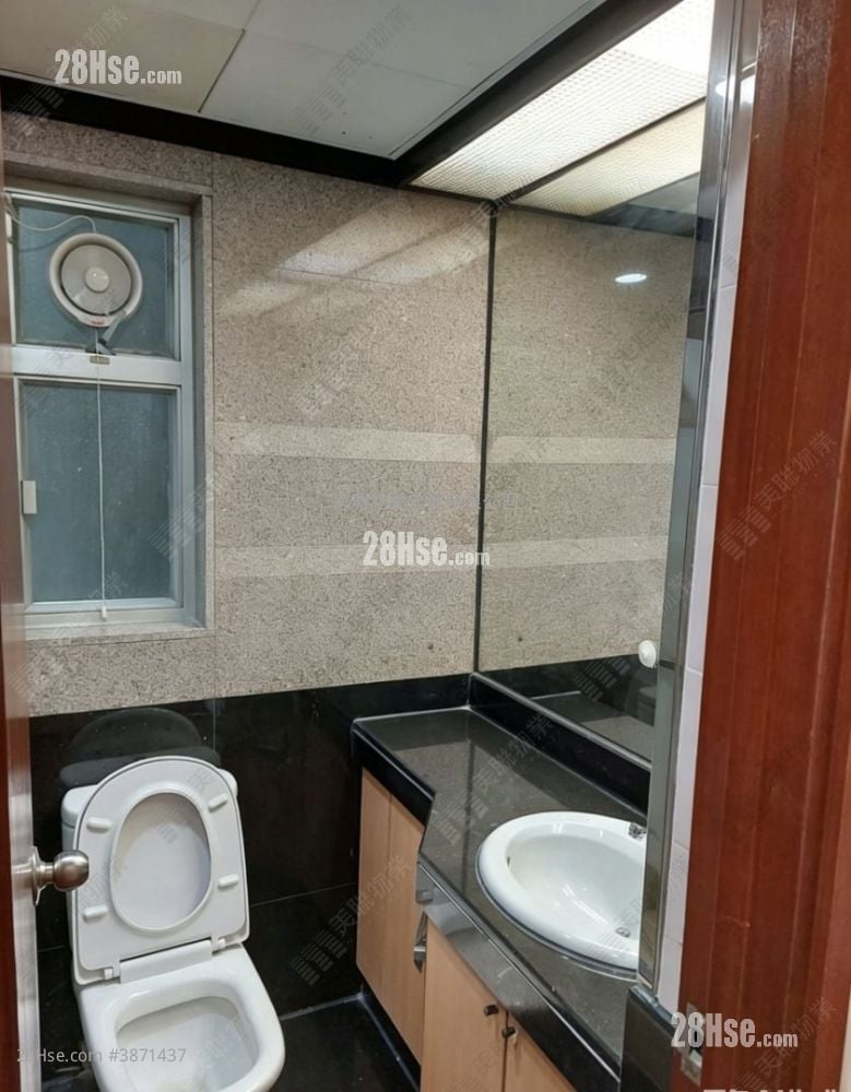 Metro City Sell 3 Bedrooms , 2 Bathrooms 526 ft²