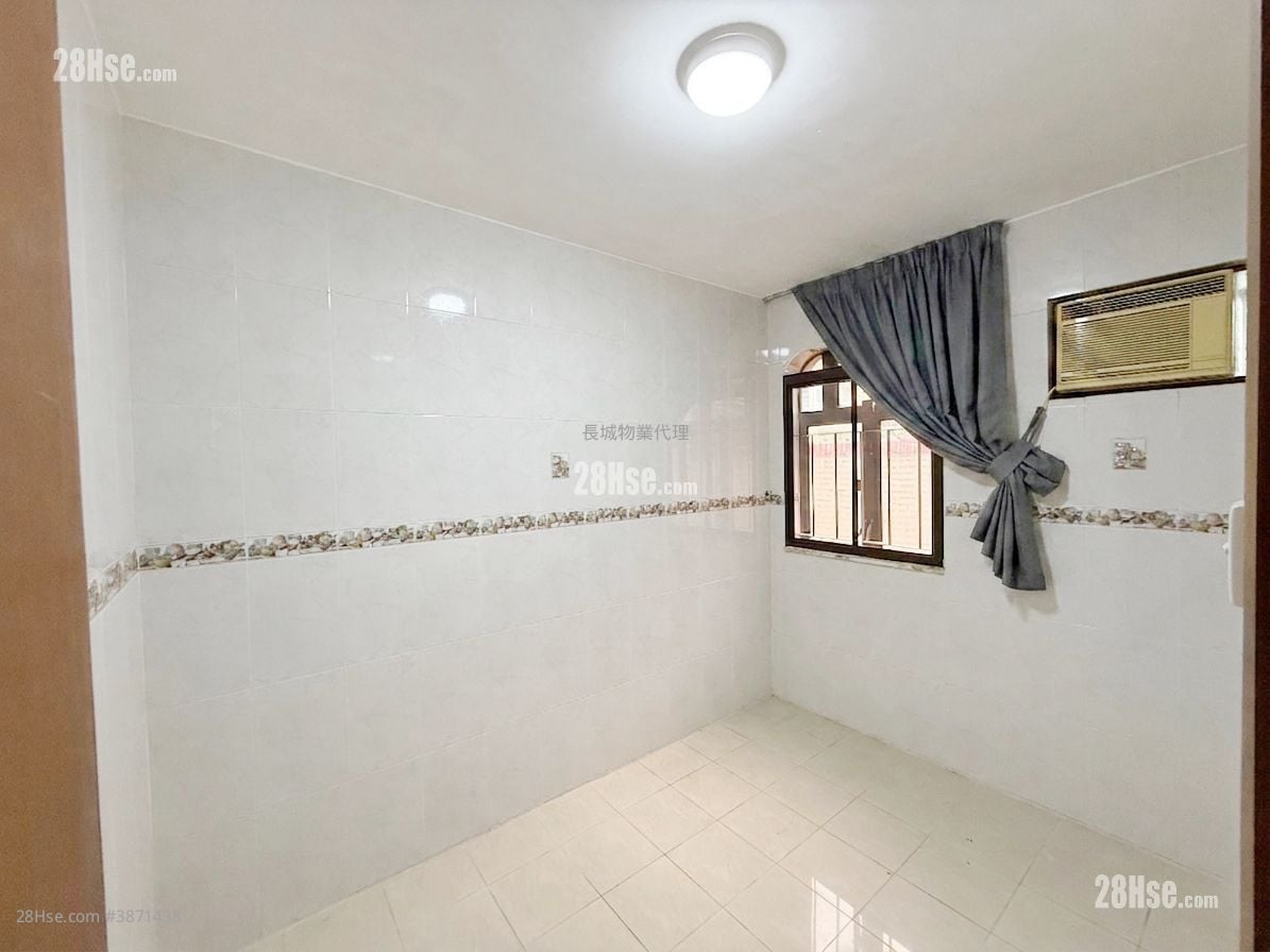 Tai Po Village House Sell 3 Bedrooms , 1 Bathroom