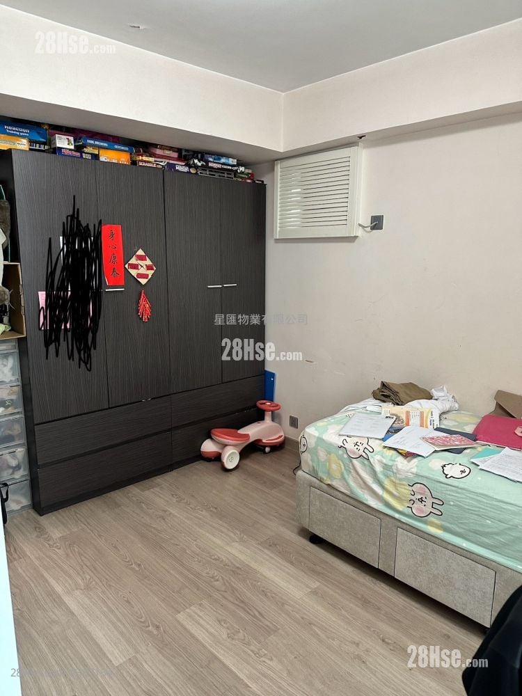 Hunghom Bay Centre Sell 3 Bedrooms , 2 Bathrooms 956 ft²