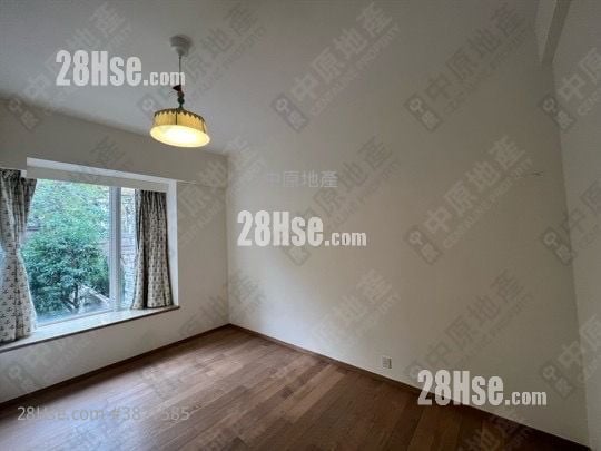 One Beacon Hill Sell 1,490 ft²