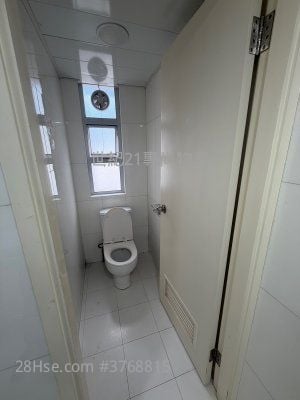 Mai Hing Industrial Building Rental Studio , 2 Toilets