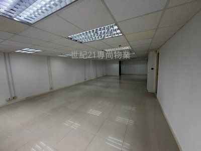 Mai Hing Industrial Building Rental Studio , 2 Toilets