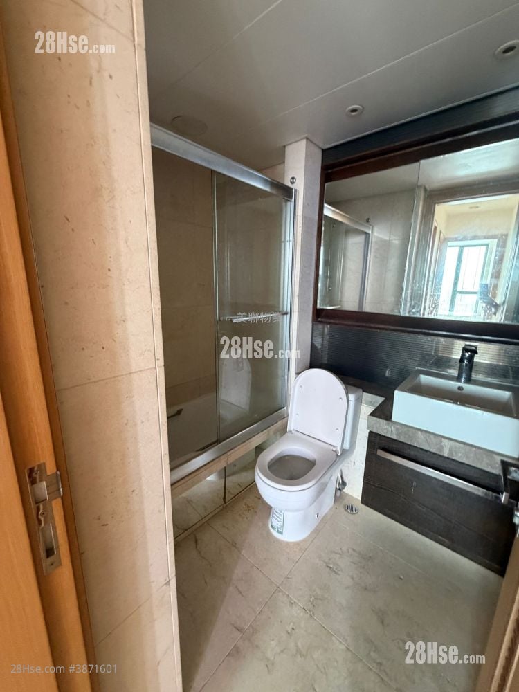 Century Gateway Rental 3 Bedrooms , 2 Bathrooms 720 ft²