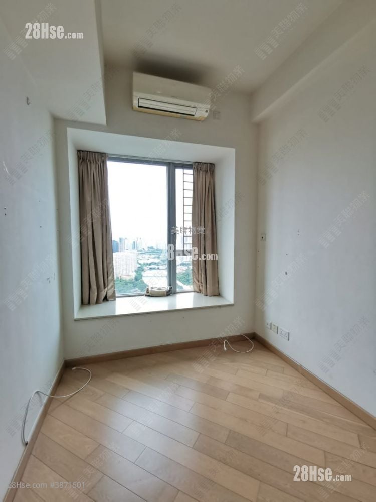 Century Gateway Rental 3 Bedrooms , 2 Bathrooms 720 ft²