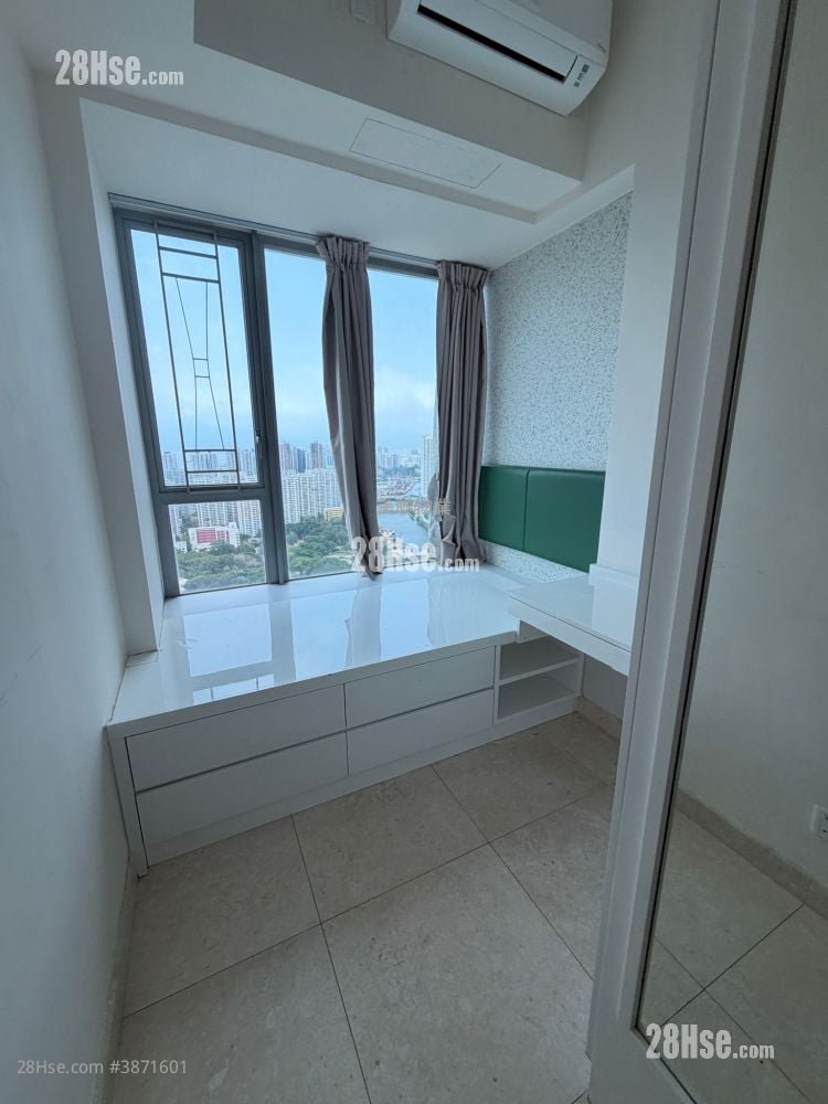 Century Gateway Rental 3 Bedrooms , 2 Bathrooms 720 ft²