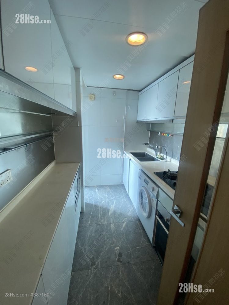 Century Gateway Rental 3 Bedrooms , 2 Bathrooms 720 ft²