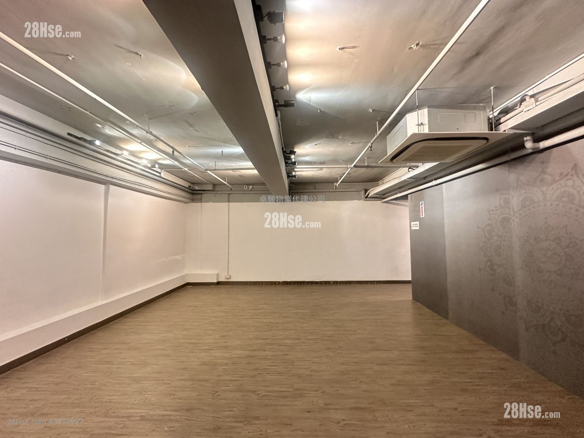 香港工业中心 租盘 1 房 , 1 厕所 693 平方尺