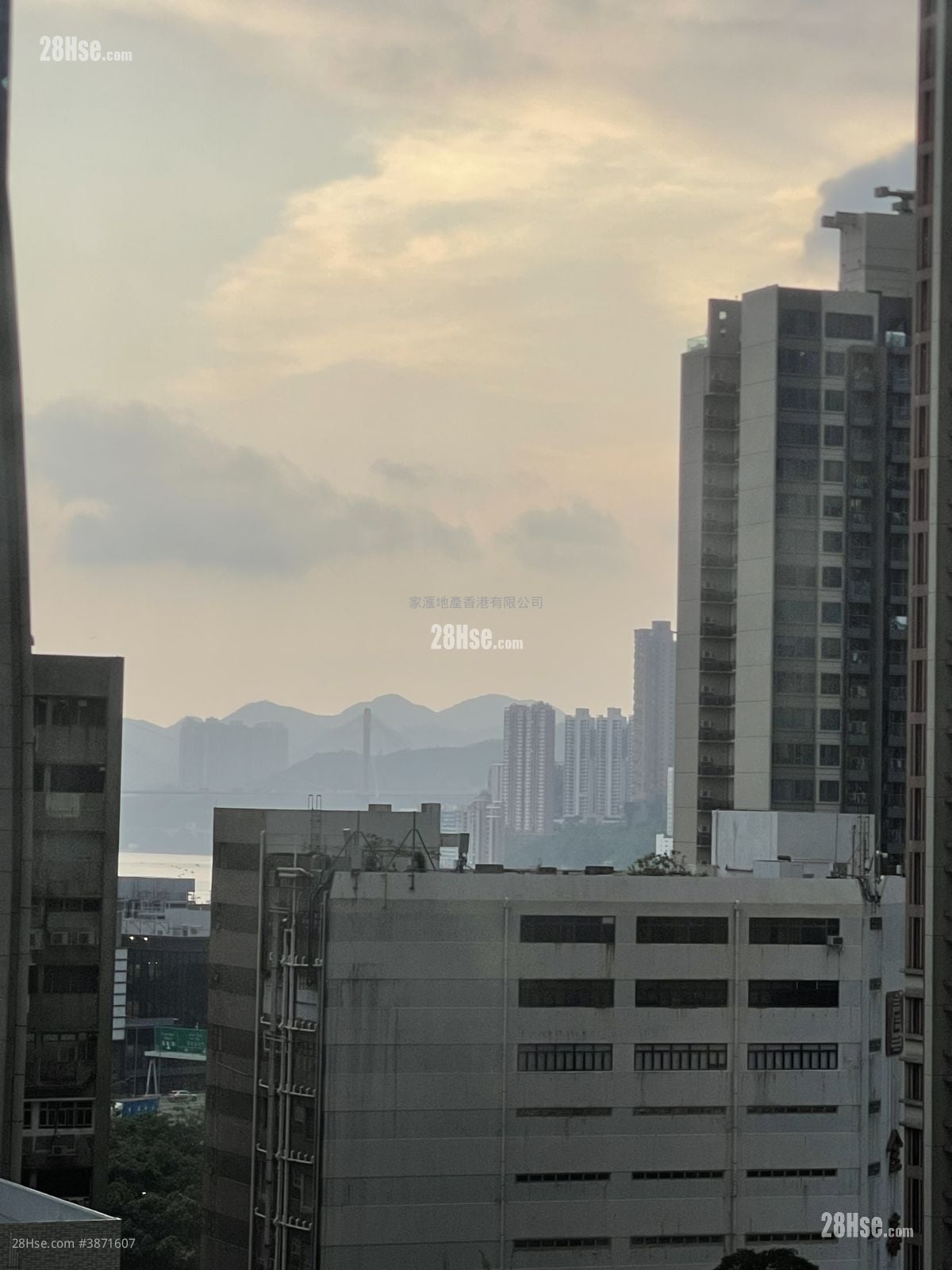 立坊 售盘 1 房 , 1 浴室 305 平方尺