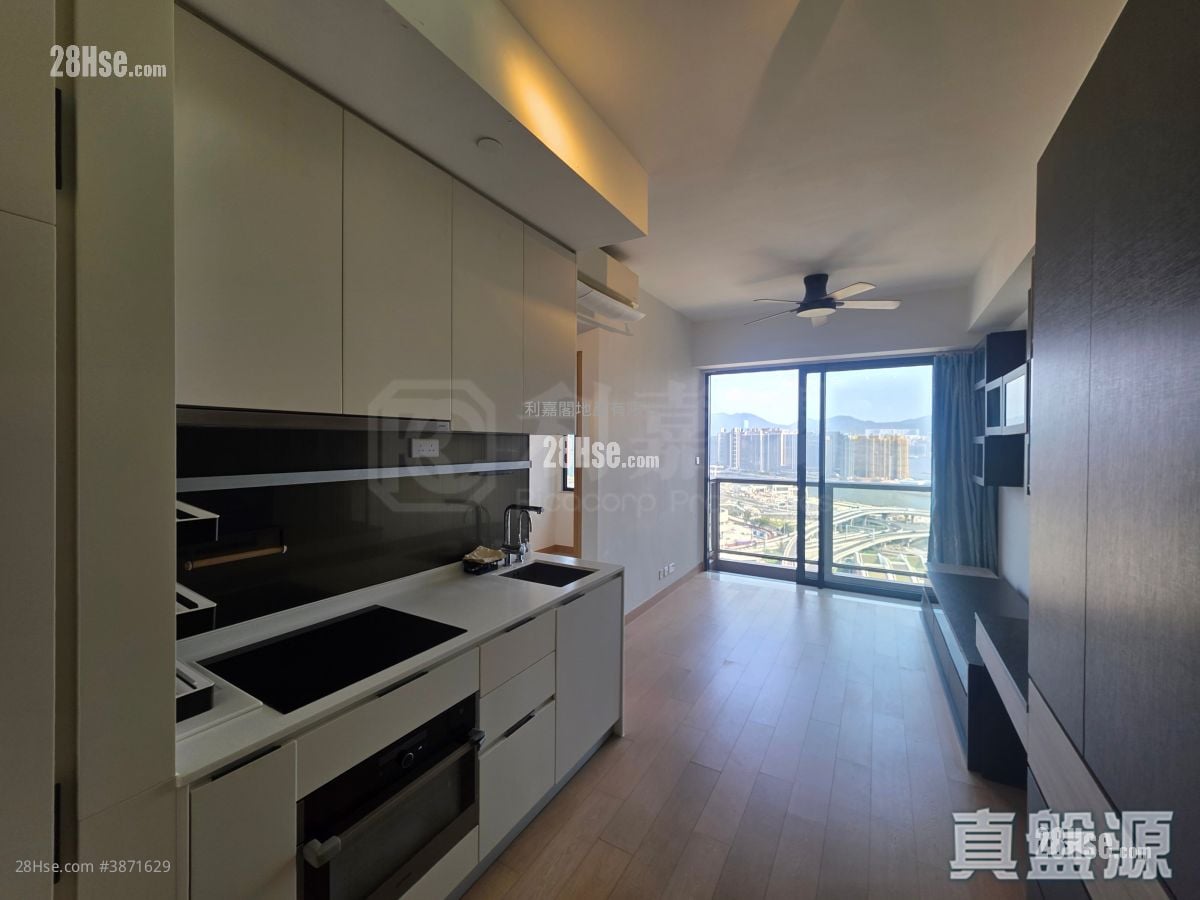 K.city Rental 3 Bedrooms , 2 Bathrooms 632 ft²