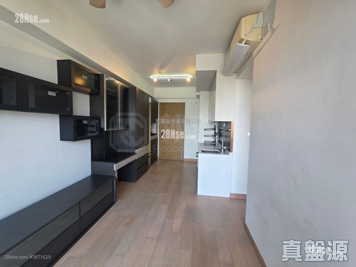 K.city Rental 3 Bedrooms , 2 Bathrooms 632 ft²