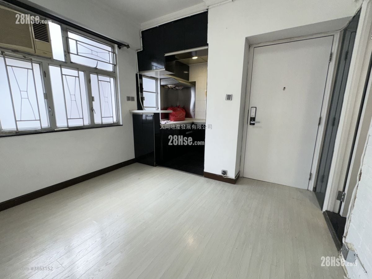 Hung Hay Building Sell 2 Bedrooms , 1 Bathroom 301 ft²