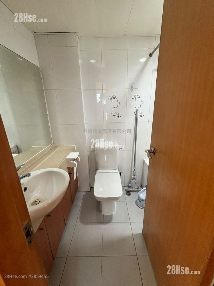 The Wharf Rental 2 Bedrooms , 1 Bathroom 438 ft²