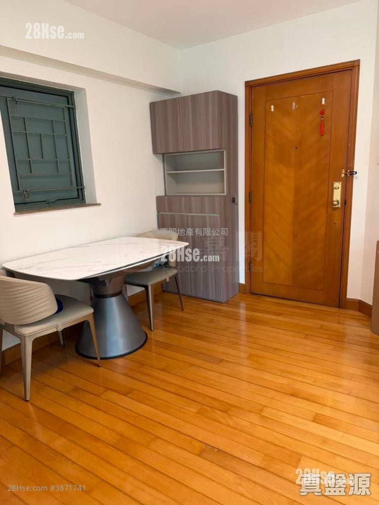 Park Avenue Sell 3 Bedrooms , 2 Bathrooms 737 ft²