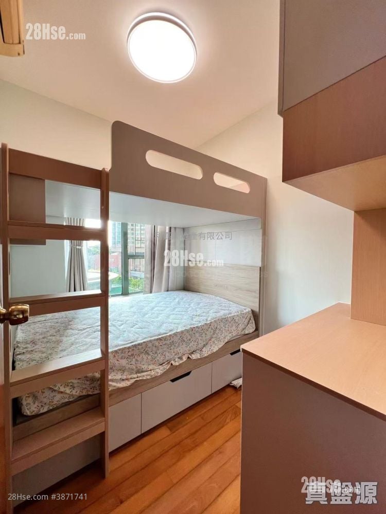 Park Avenue Sell 3 Bedrooms , 2 Bathrooms 737 ft²