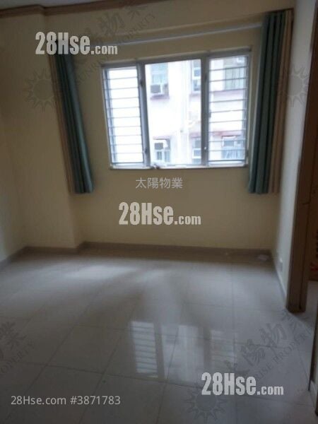 Tak Man Building Sell 2 Bedrooms 314 ft²