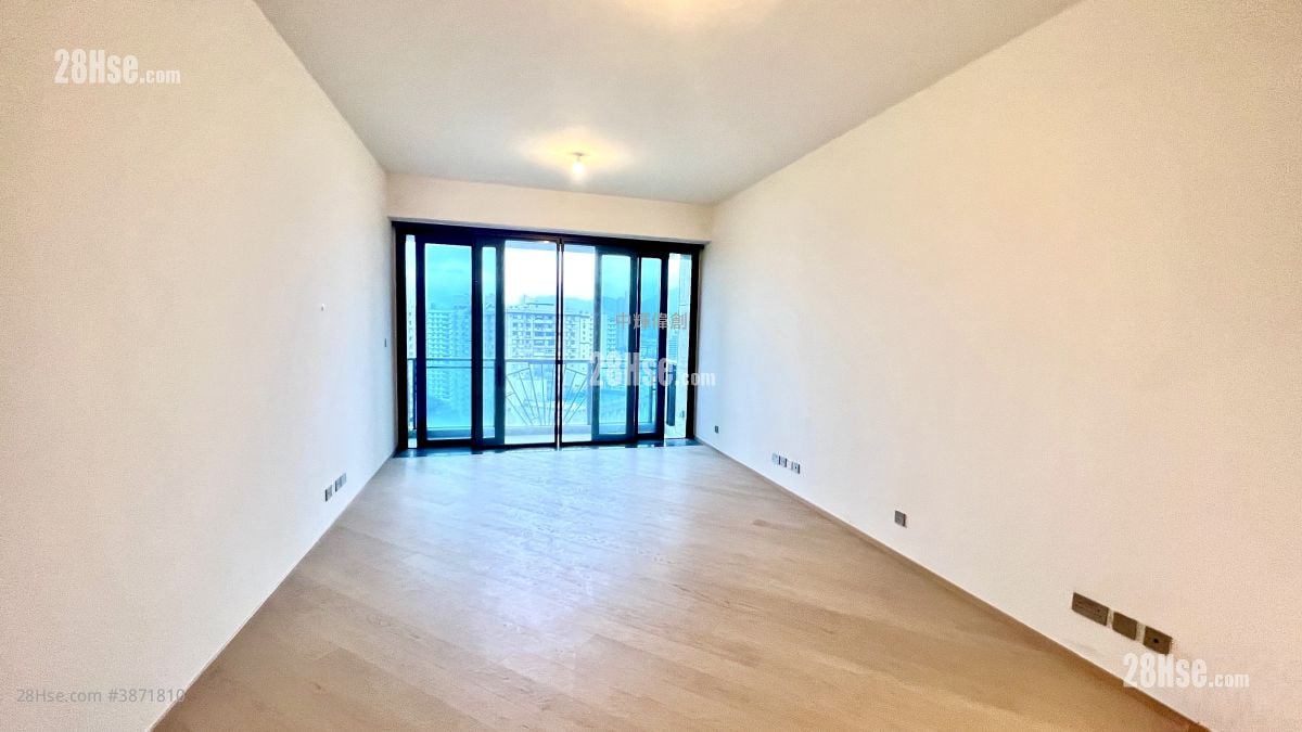 Grand Homm Sell 1,401 ft²