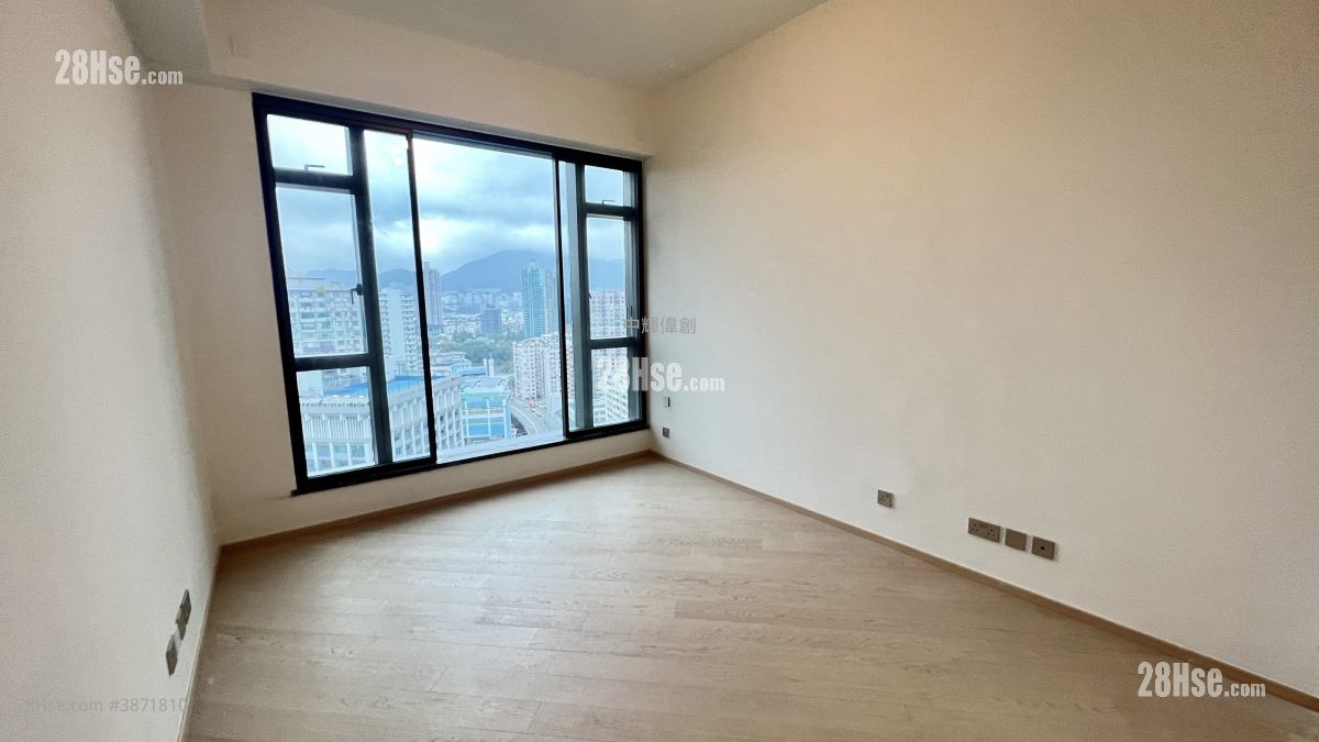 Grand Homm Sell 1,401 ft²