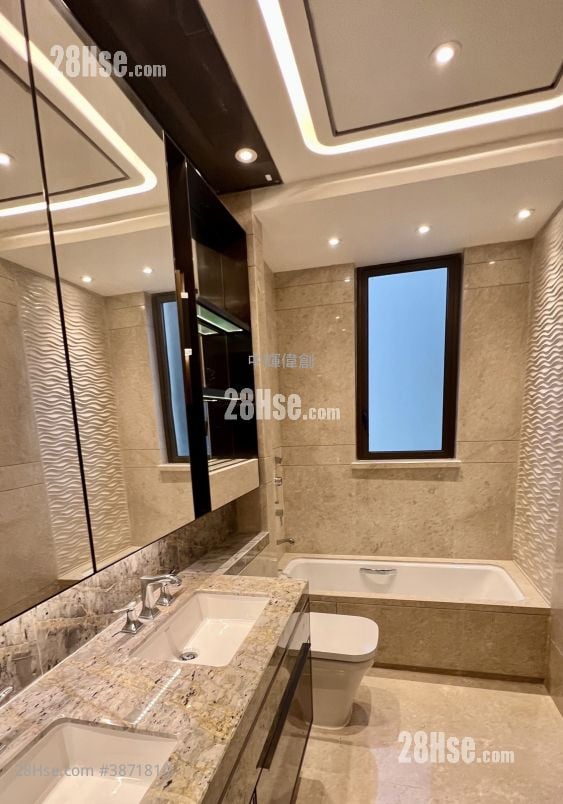 Grand Homm Sell 1,401 ft²