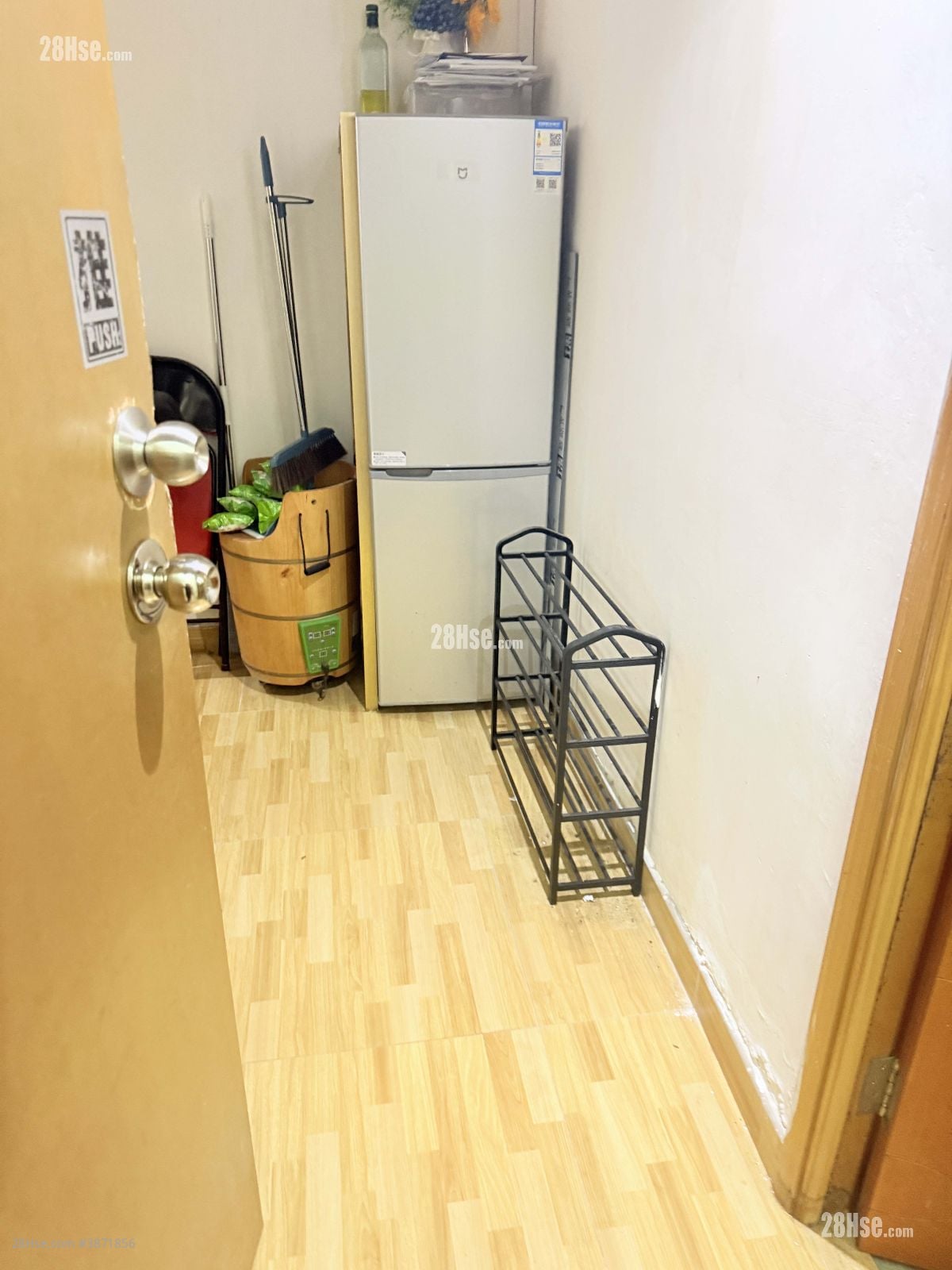 Hing Bank Building Rental 1 Bedroom , 1 Bathroom 120 ft²