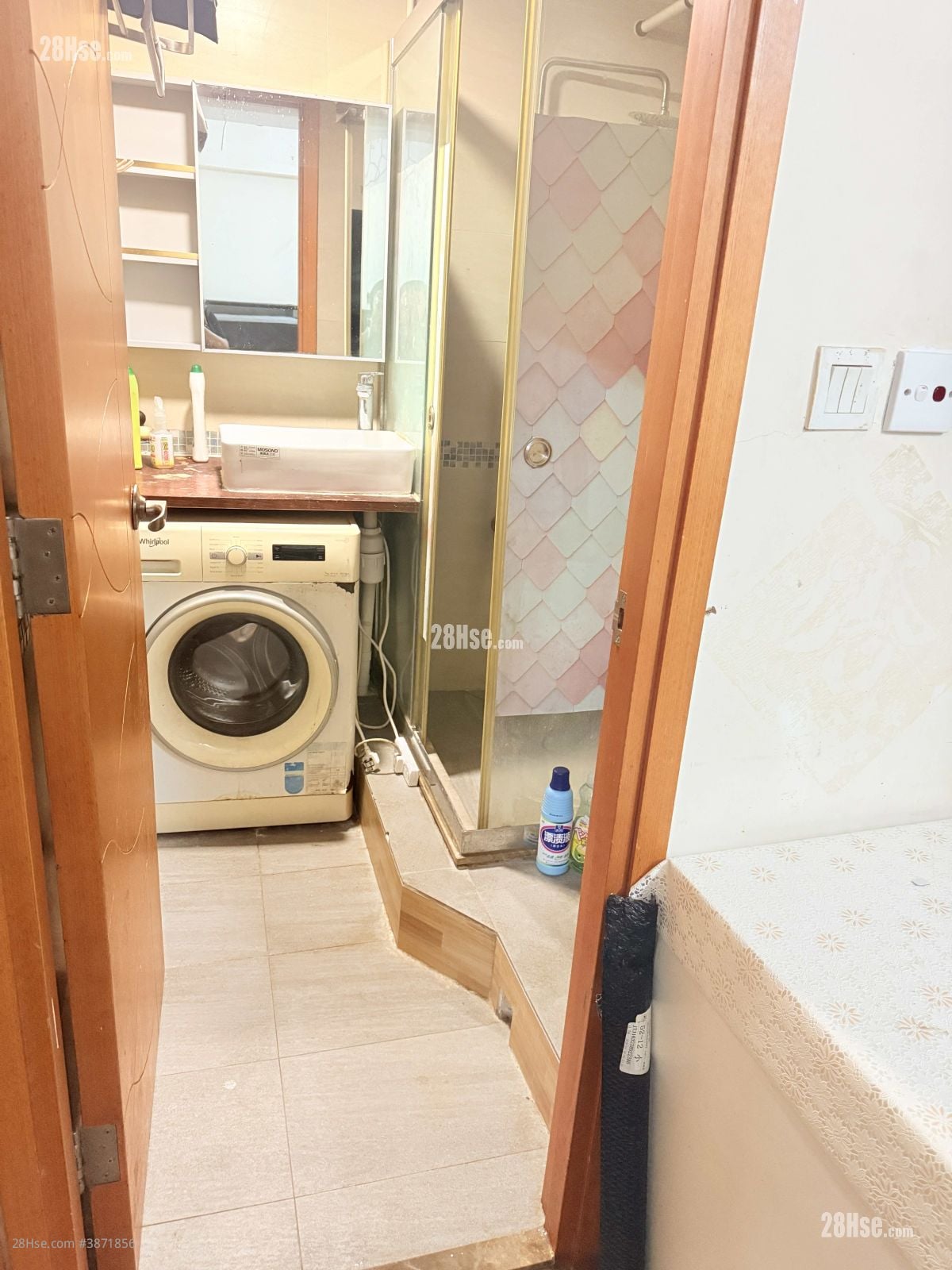 Hing Bank Building Rental 1 Bedroom , 1 Bathroom 120 ft²