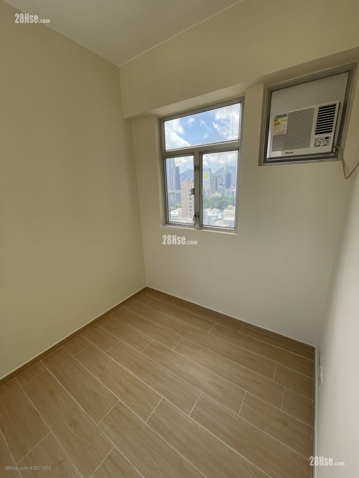 Liberty Mansion Rental 3 Bedrooms , 2 Bathrooms 690 ft²